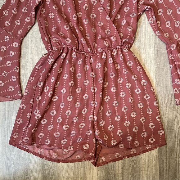 Francesca’s Dusty Pink Romper - Picture 5 of 5